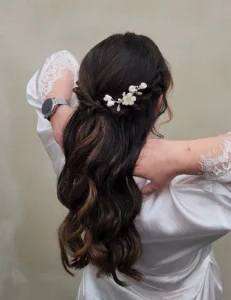 semi laché wavy formation coiffure